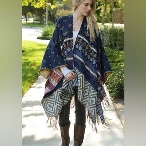 Love Stitch poncho 💙💛❤️